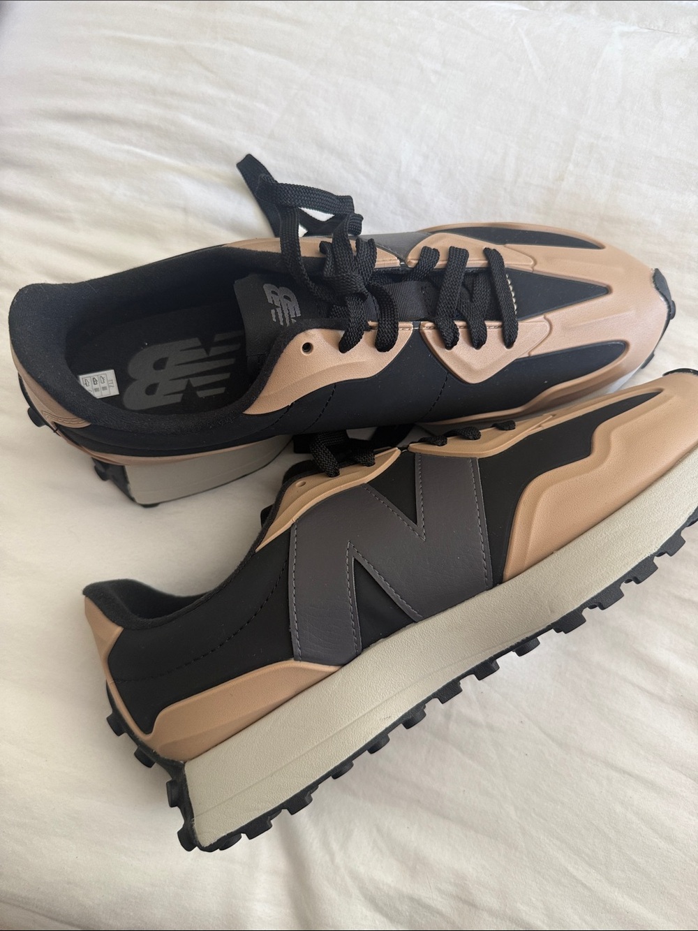 New Balance Men’s Black and Beige Trail Runner Sneakers
